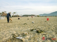 Đà Nẵng: Nan giải trong việc xử phạt xả rác trên bãi biển