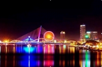 Ngắm cảnh đêm thành phố Đà Nẵng từ vòng quay khổng lồ