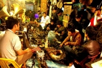 Những phiên chợ độc đáo của Việt Nam hút khách du lịch